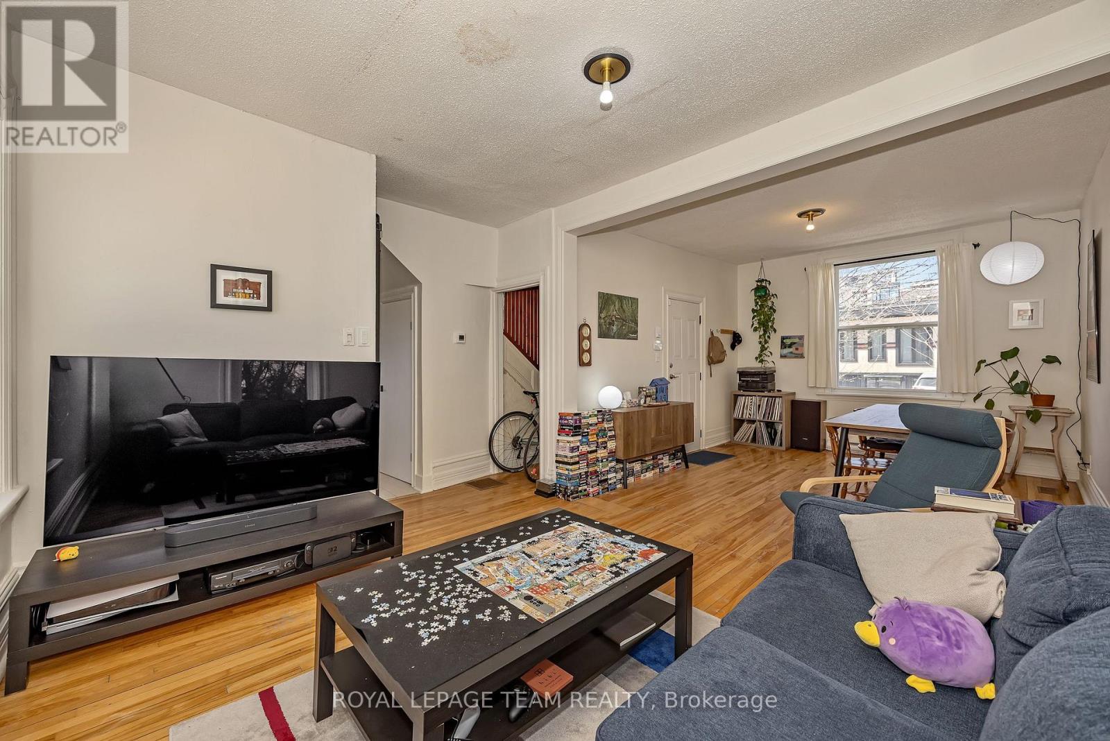 11 SHERBROOKE AVENUE - 11