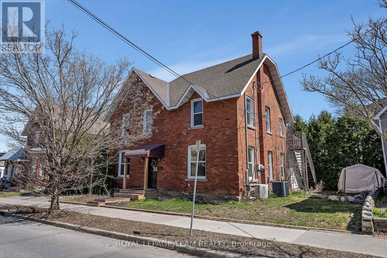 11 SHERBROOKE AVENUE - 2