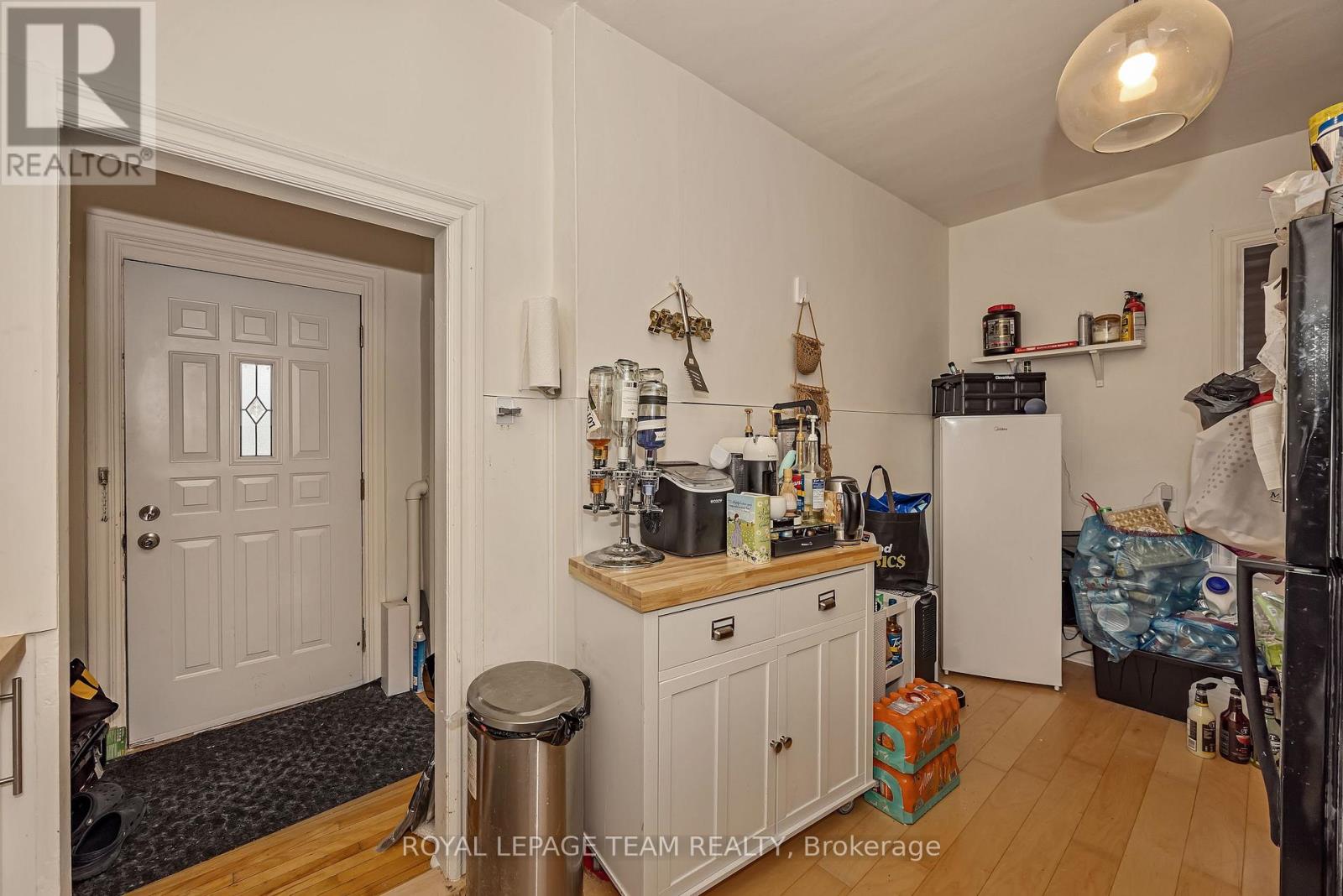 11 SHERBROOKE AVENUE - 35