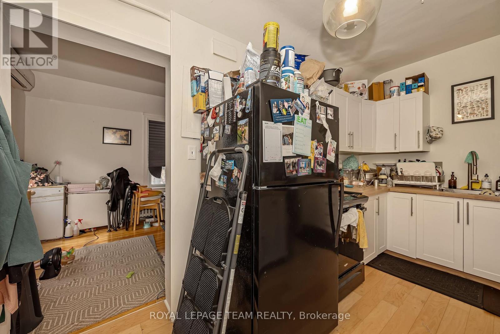 11 SHERBROOKE AVENUE - 37