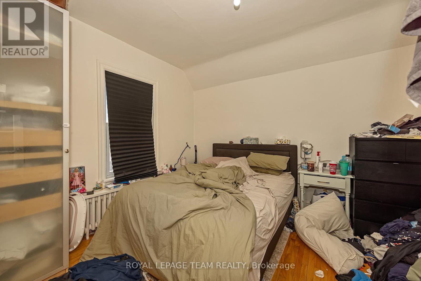 11 SHERBROOKE AVENUE - 38