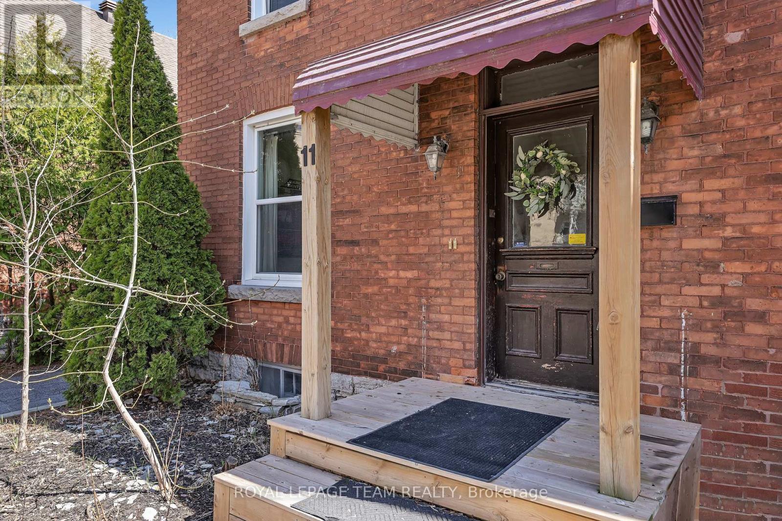 11 SHERBROOKE AVENUE - 4
