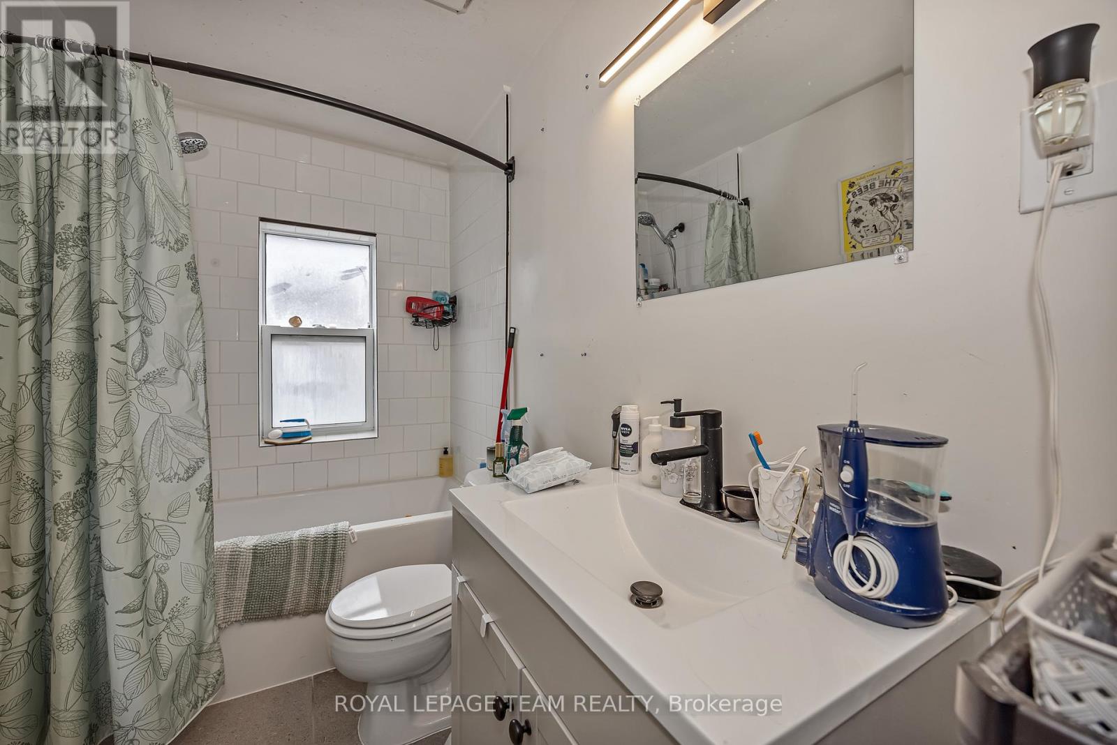 11 SHERBROOKE AVENUE - 42