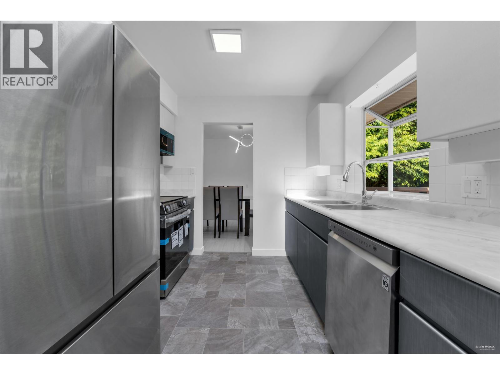 330 W BRAEMAR ROAD, North Vancouver