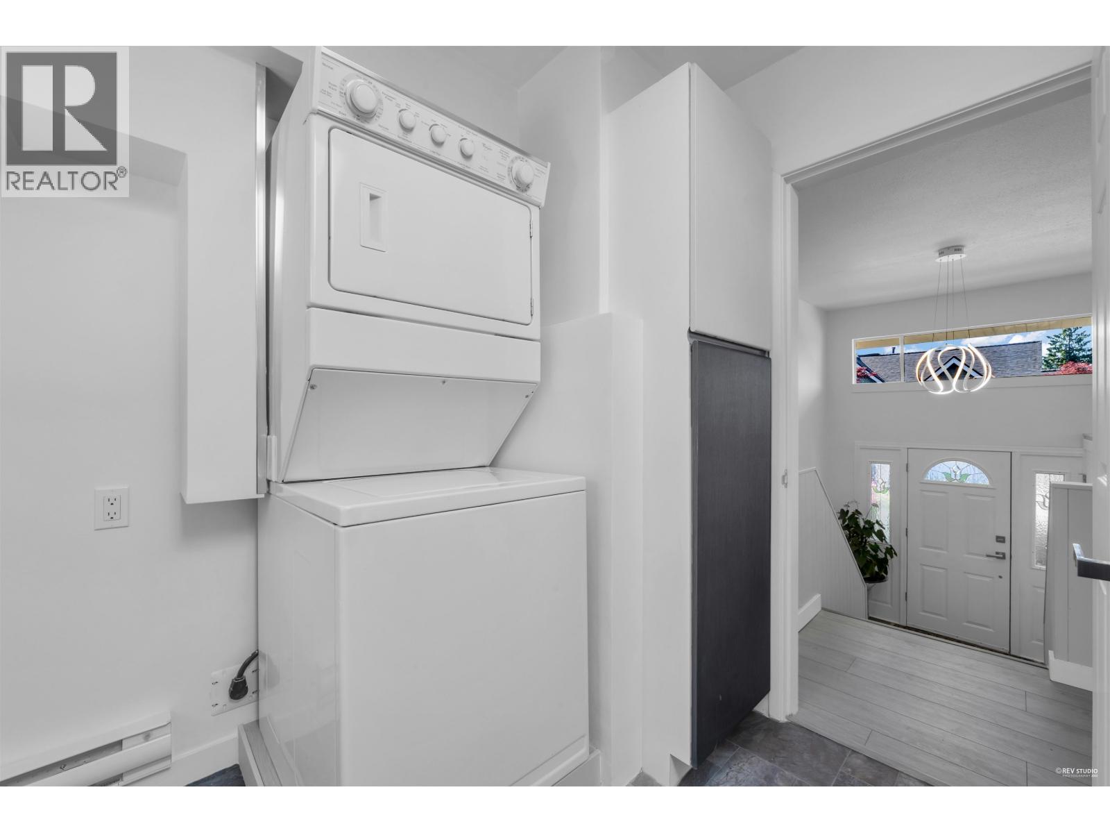 330 W BRAEMAR ROAD, North Vancouver
