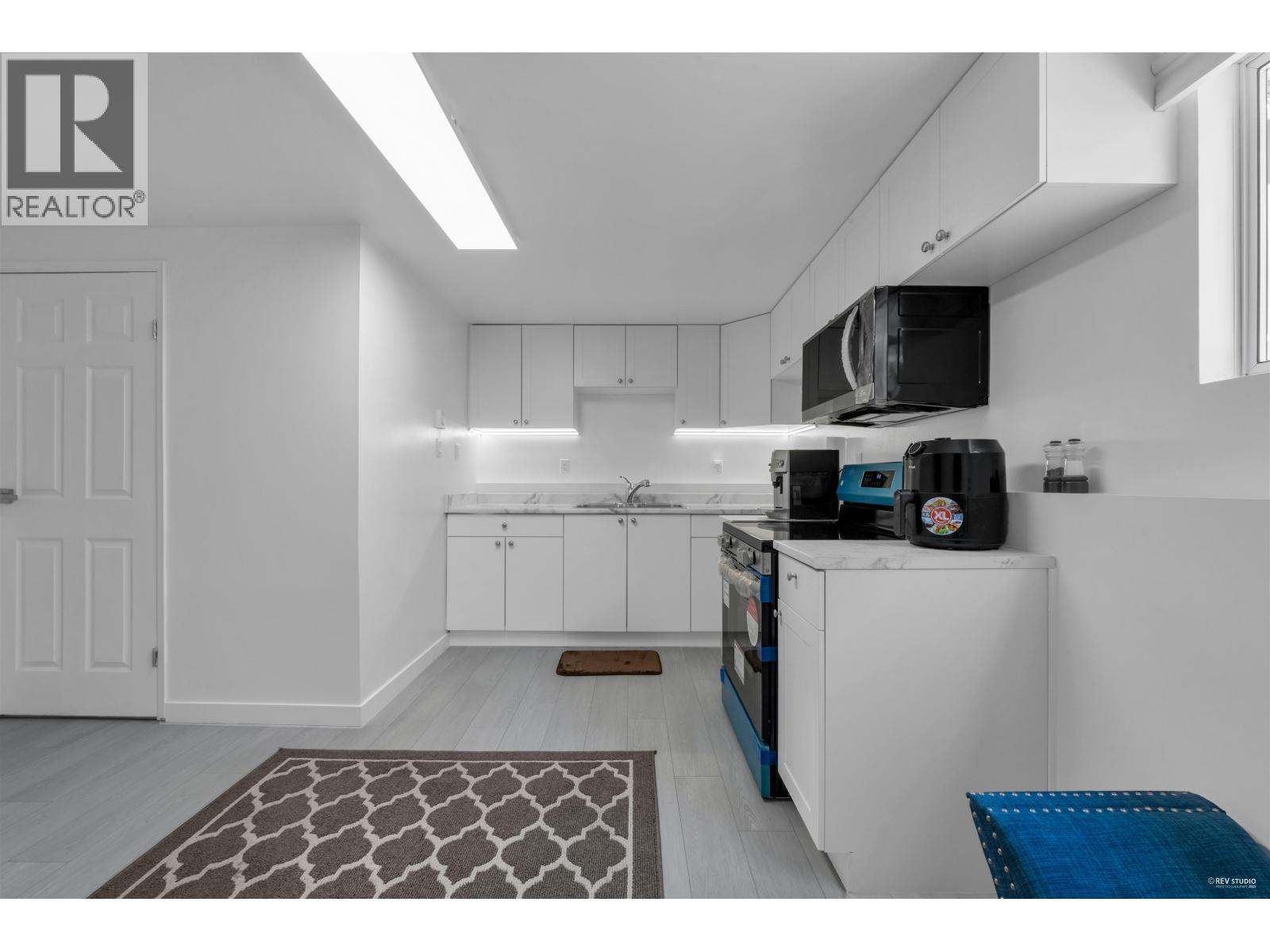 330 W BRAEMAR ROAD, North Vancouver
