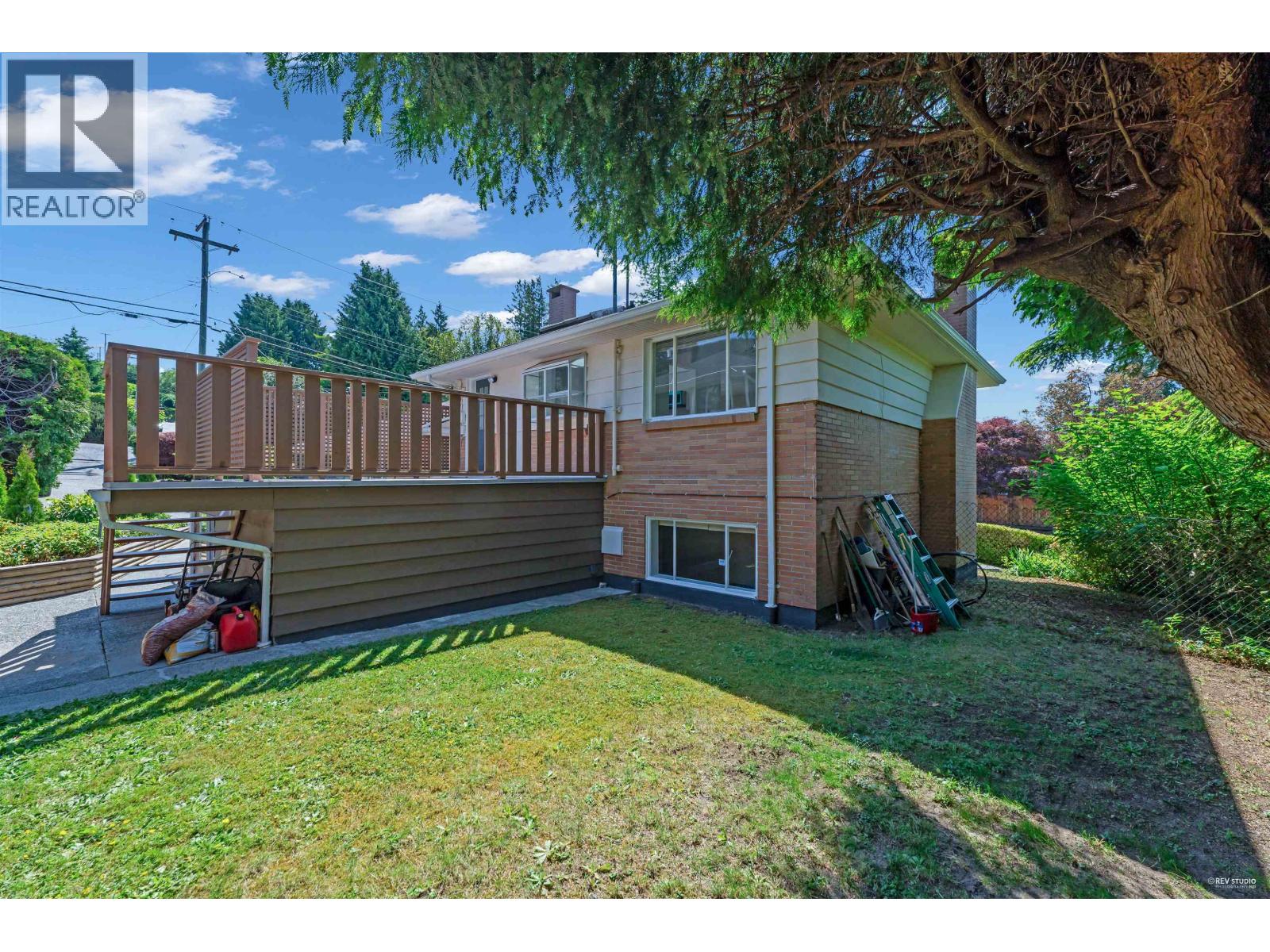 330 W BRAEMAR ROAD, North Vancouver