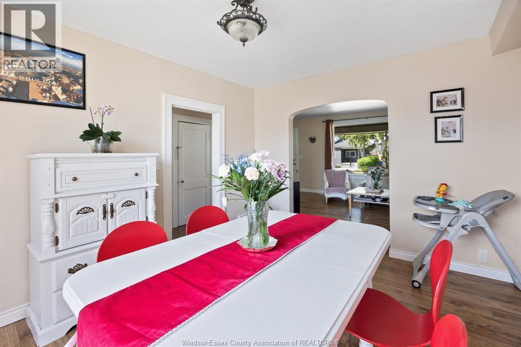 1118 LOUIS AVENUE - 10