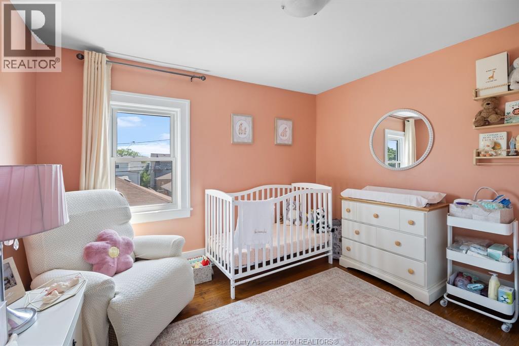 1118 LOUIS AVENUE - 19