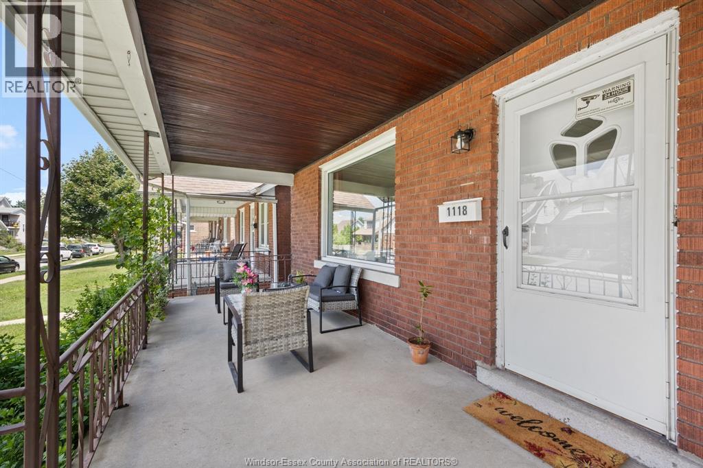 1118 LOUIS AVENUE - 2