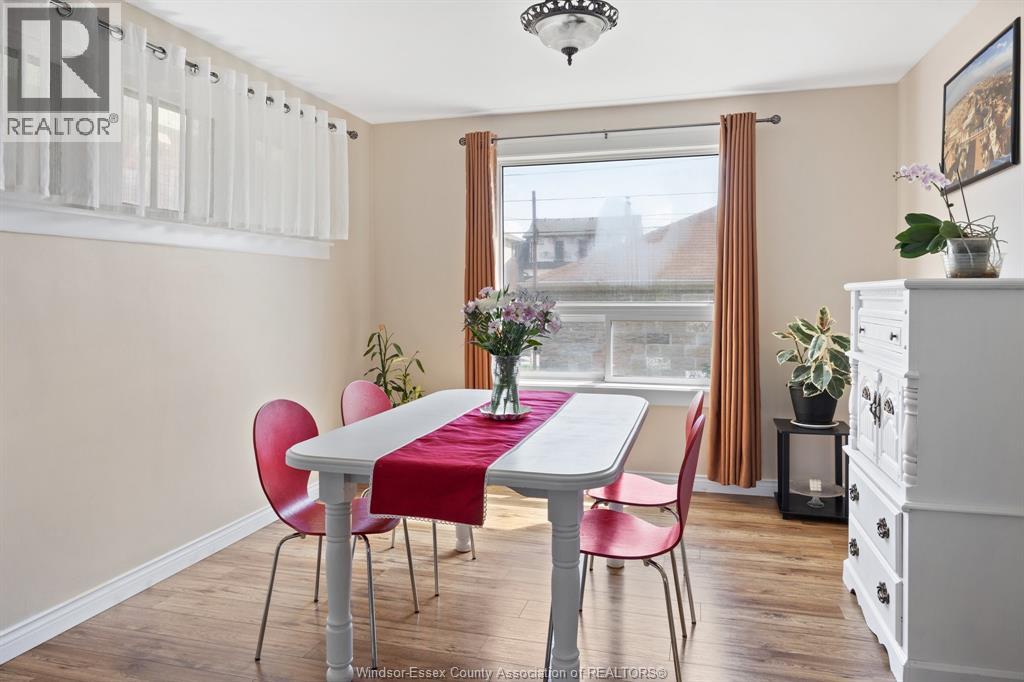 1118 LOUIS AVENUE - 9