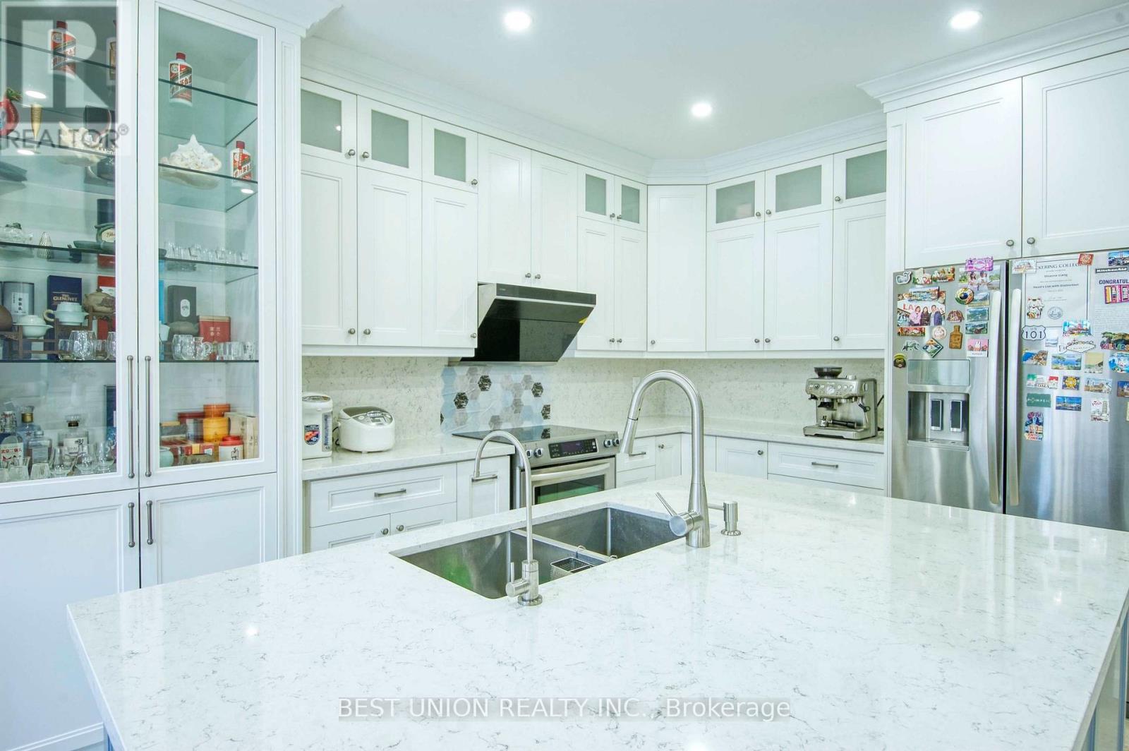 1183 MCTAVISH DRIVE - 22