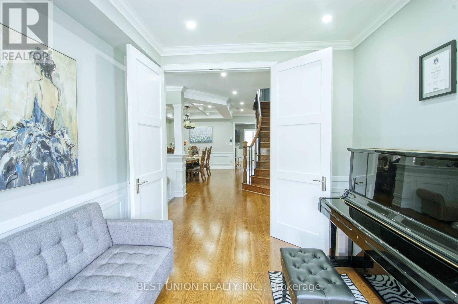 1183 MCTAVISH DRIVE - 25