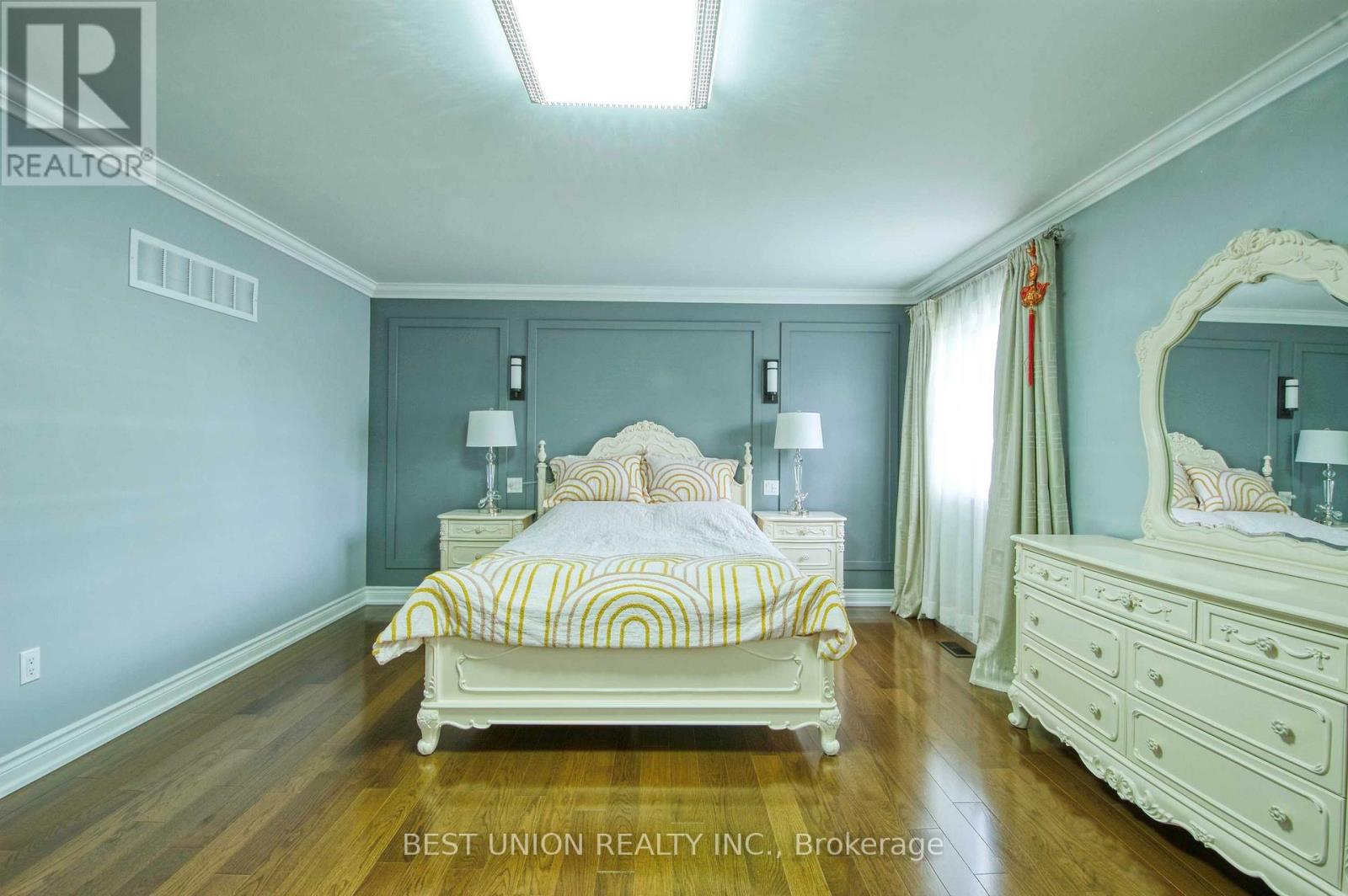 1183 MCTAVISH DRIVE - 30