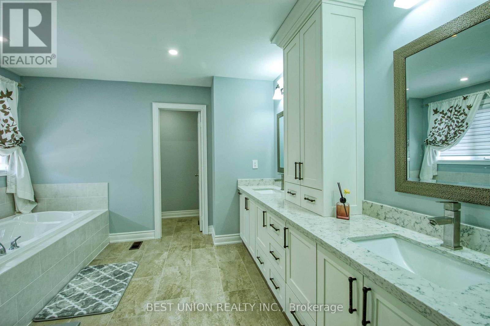1183 MCTAVISH DRIVE - 31