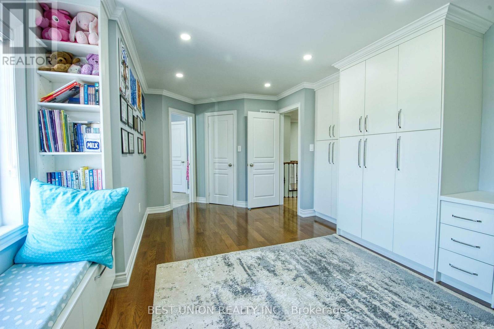 1183 MCTAVISH DRIVE - 42