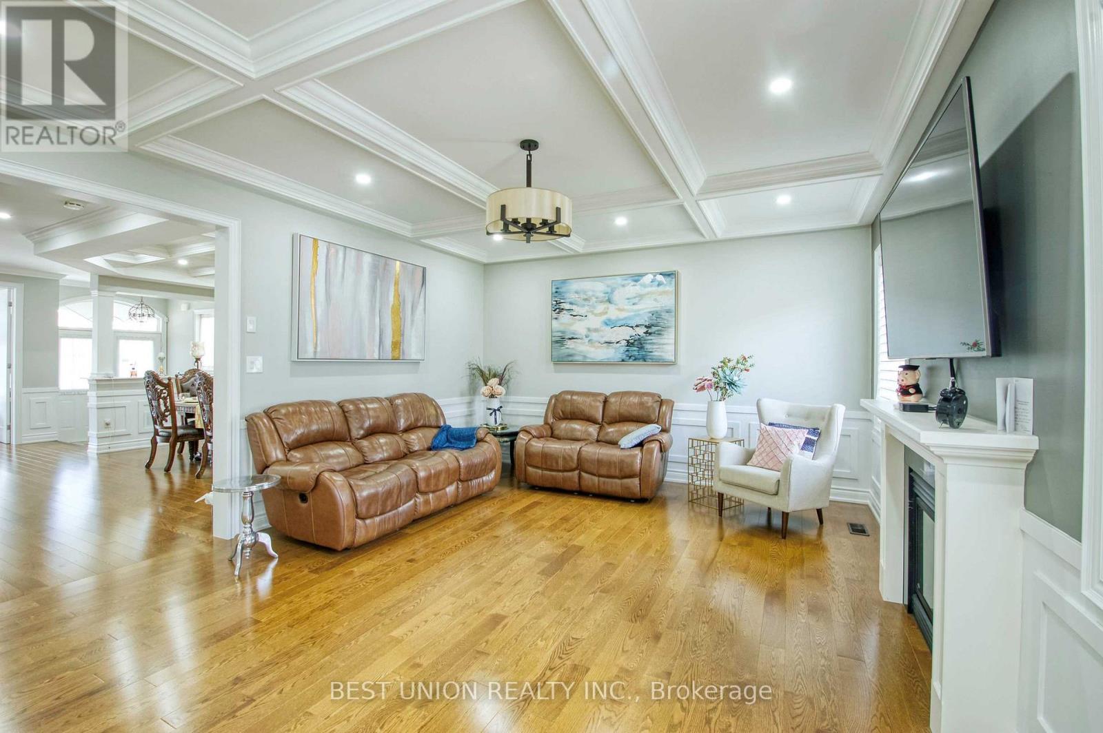 1183 MCTAVISH DRIVE - 8