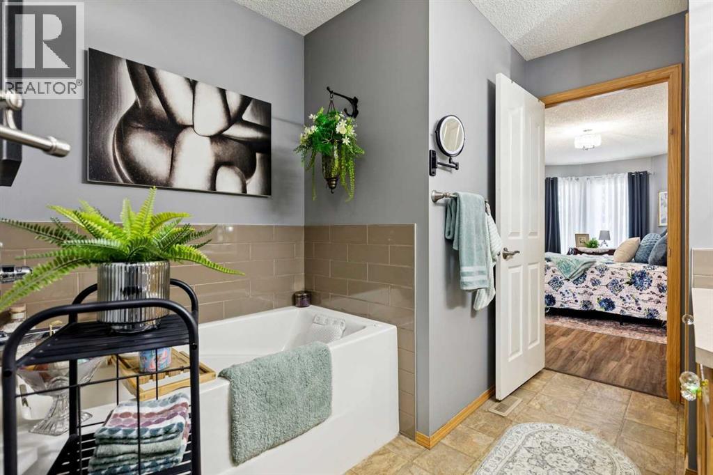 631 Riverside Boulevard NW — photo 27