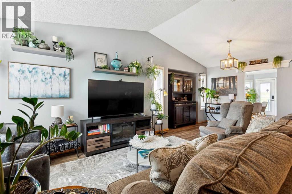 631 Riverside Boulevard NW — photo 8