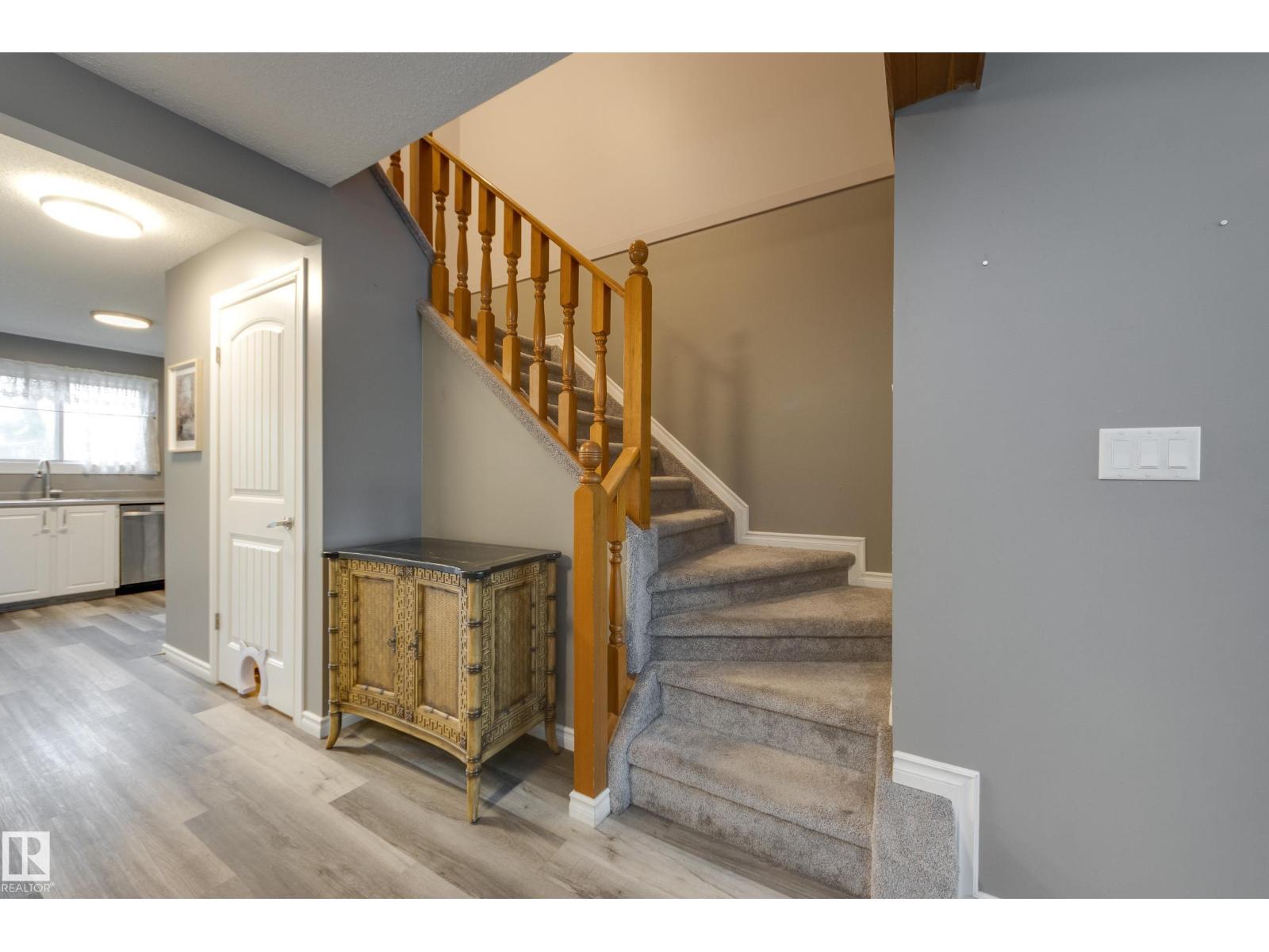 3526 42 AV NW - 15