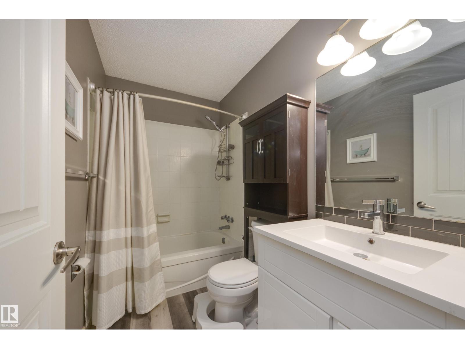 3526 42 AV NW - 24