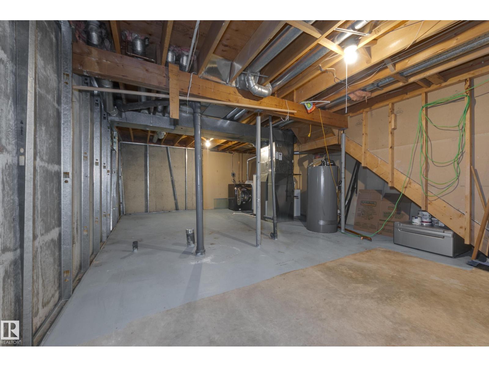 3526 42 AV NW - 26