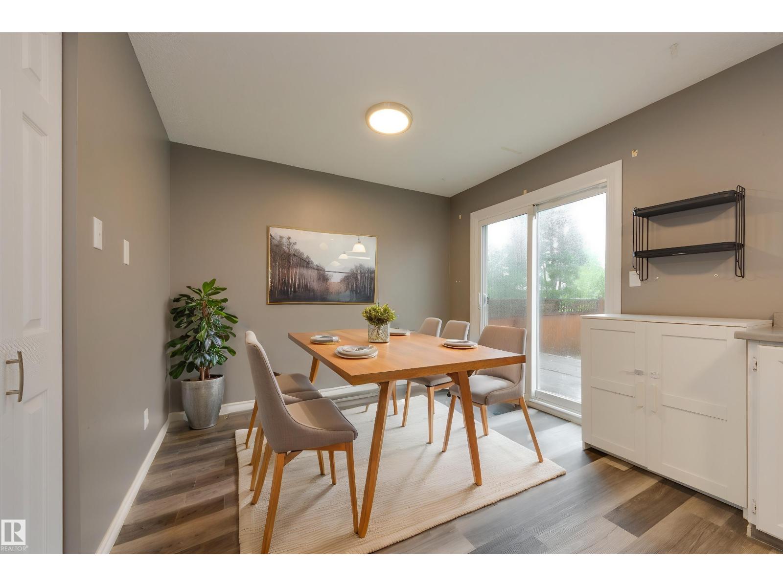 3526 42 AV NW - 12