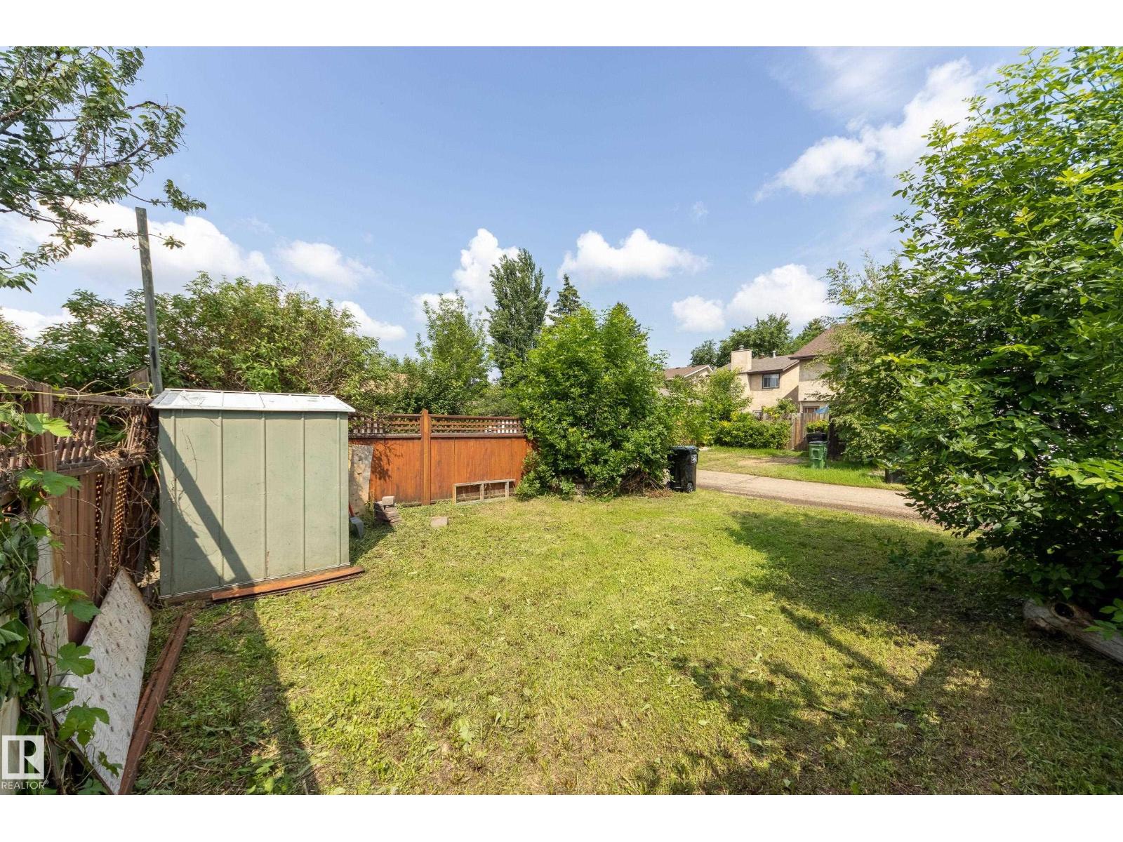 3526 42 AV NW - 35
