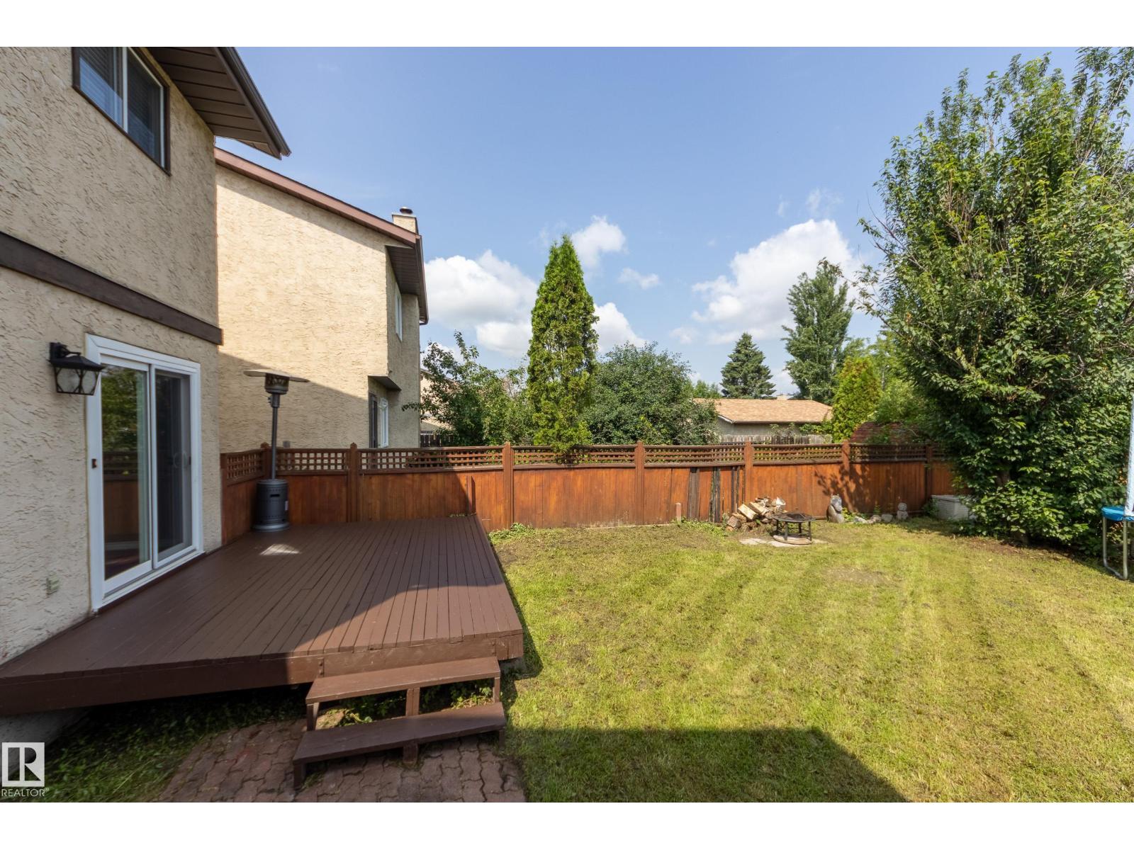 3526 42 AV NW - 30