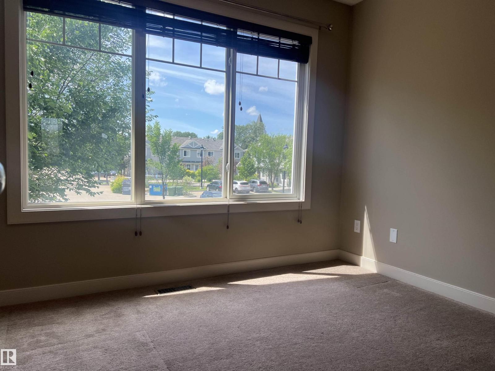 #18 6032 38 AV NW - 31