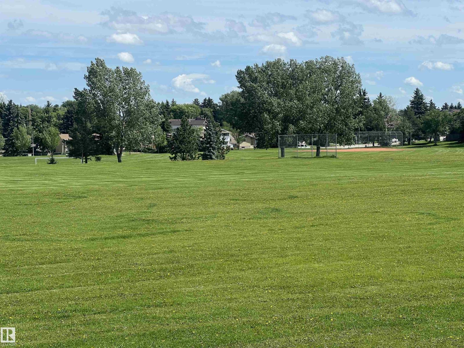 #18 6032 38 AV NW - 42