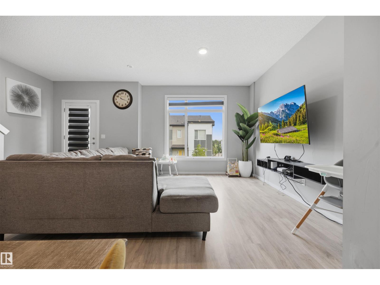 #26 804 WELSH DR SW - 23