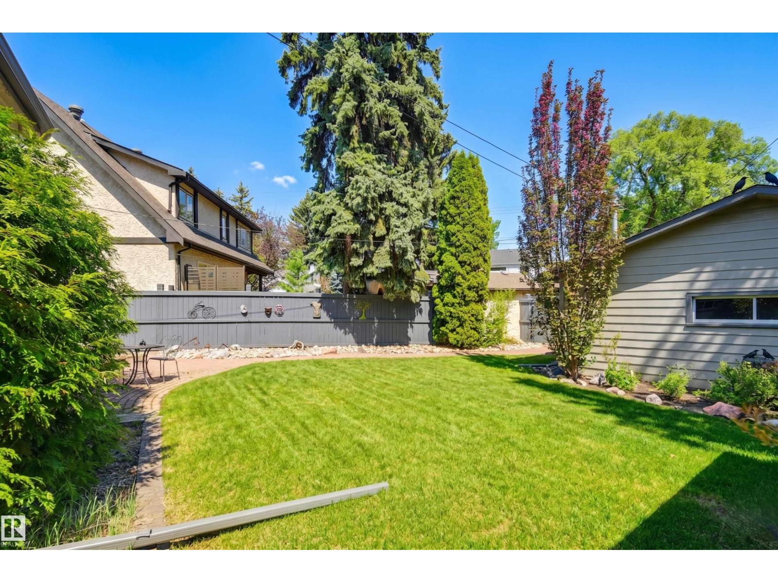 106 ST GEORGE'S CR NW - 53