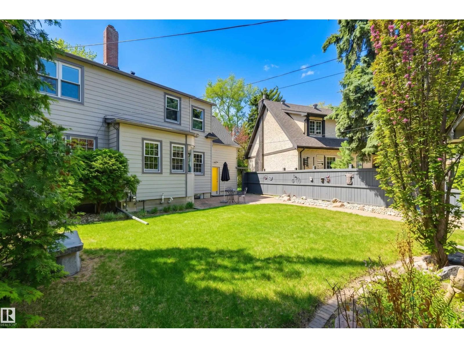 106 ST GEORGE'S CR NW - 54