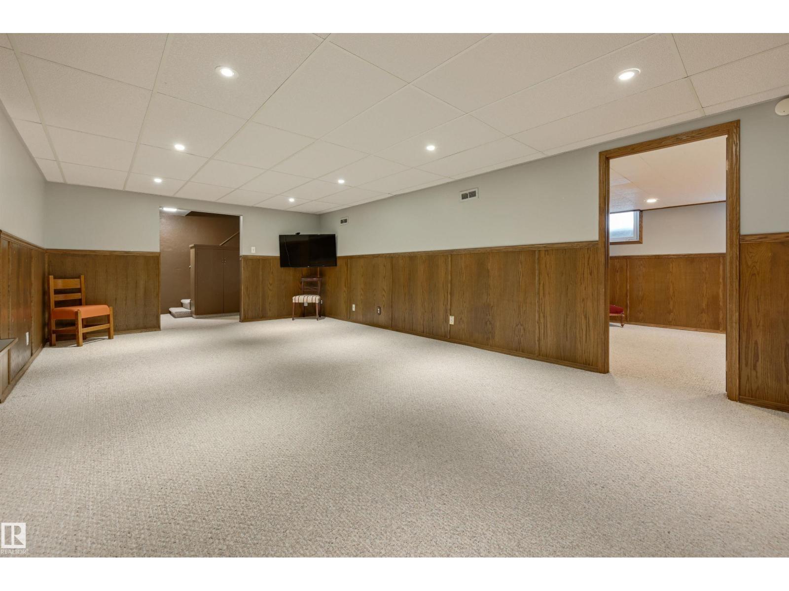 106 ST GEORGE'S CR NW - 58
