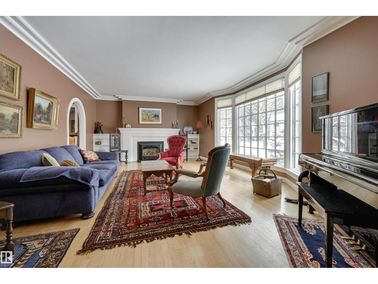 106 ST GEORGE'S CR NW - 8