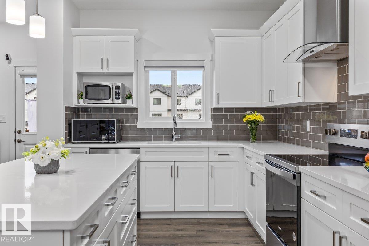 9307 221 ST NW - 12