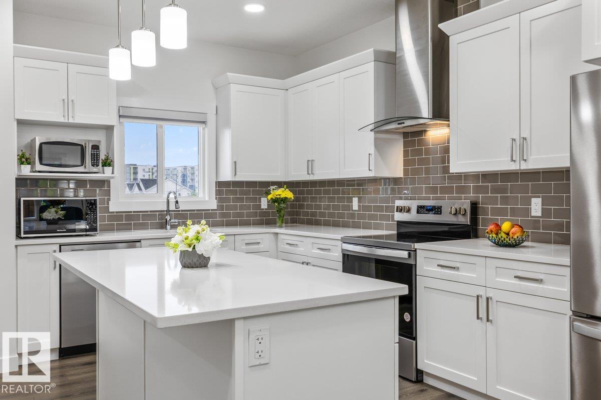 9307 221 ST NW - 14