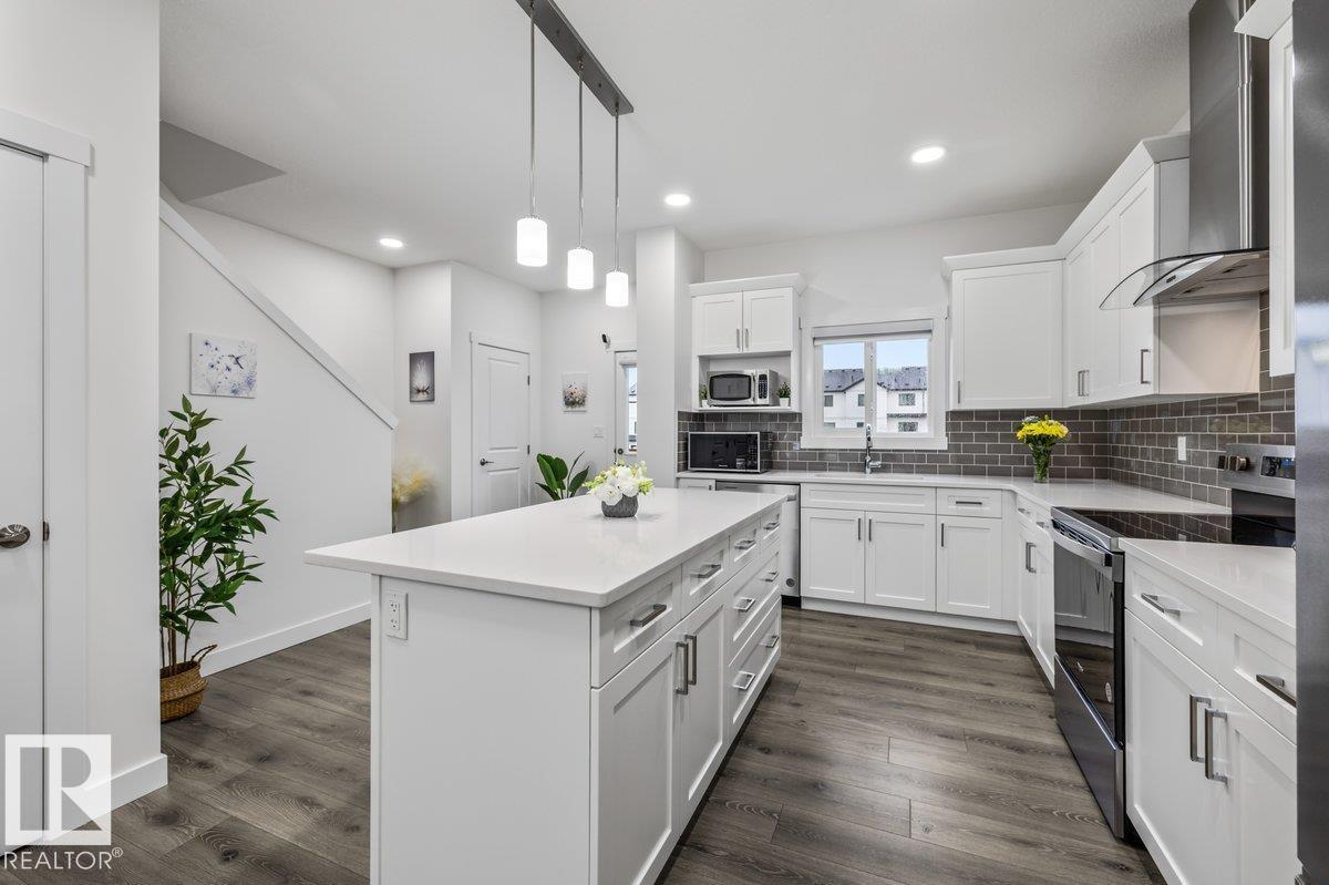 9307 221 ST NW - 16