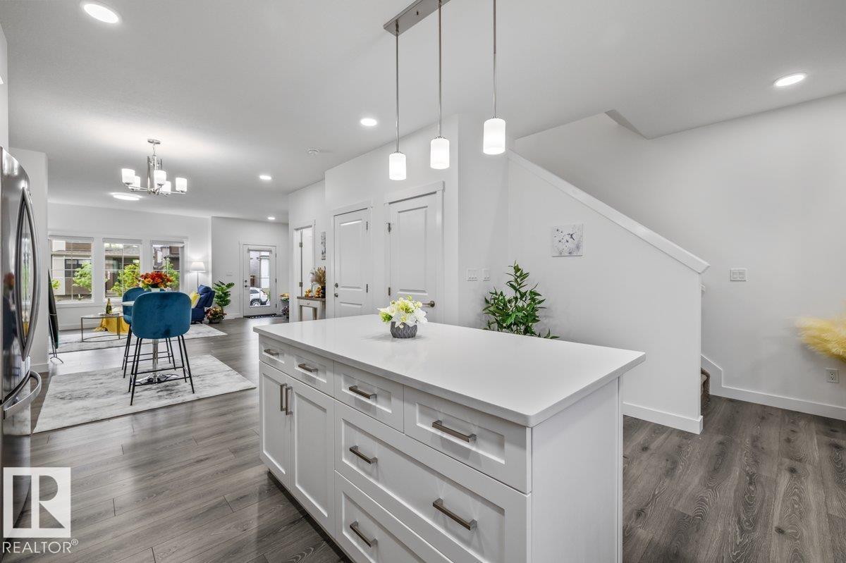 9307 221 ST NW - 17