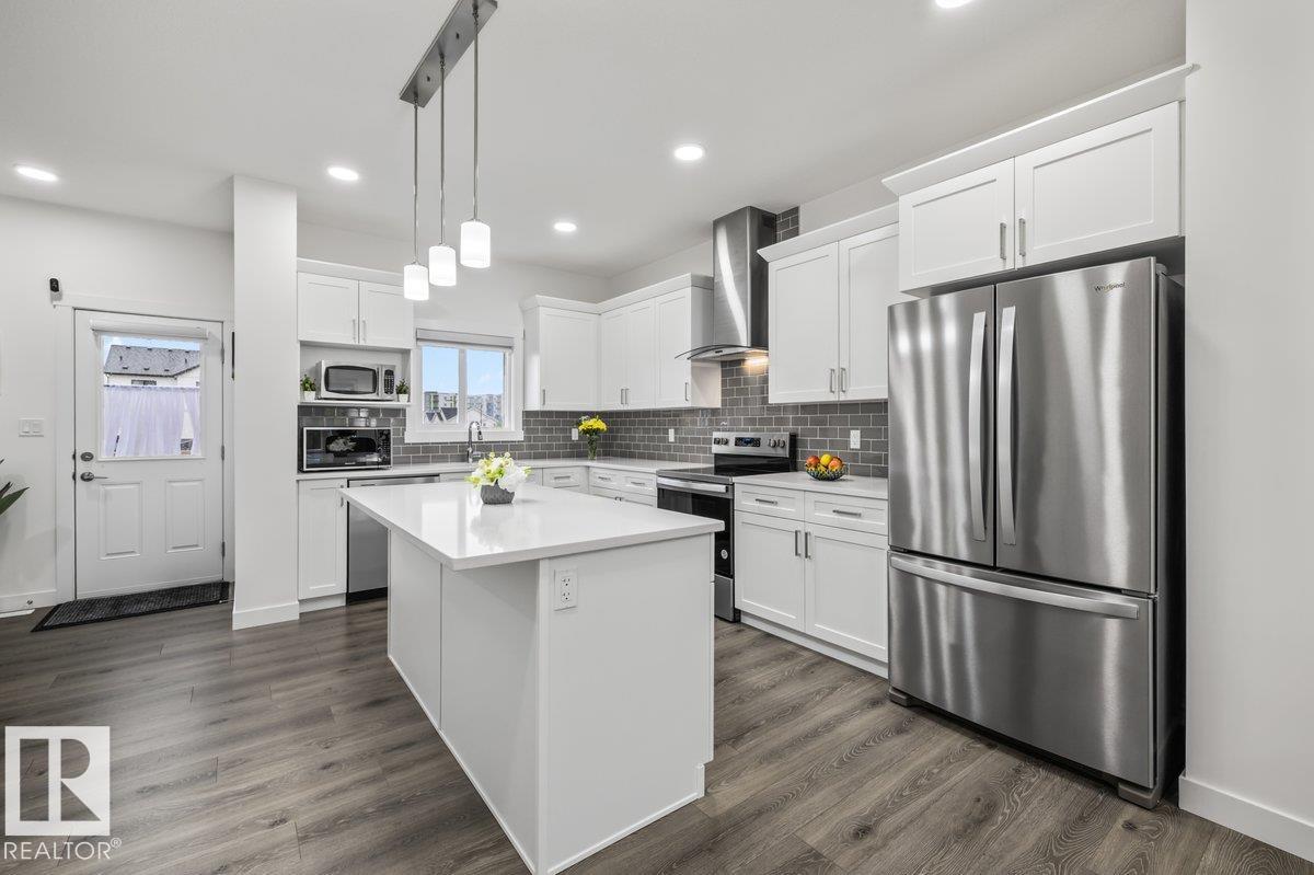 9307 221 ST NW - 18