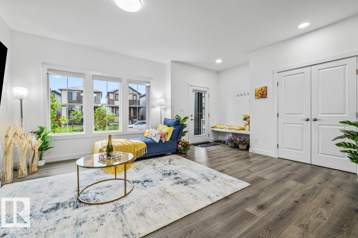 9307 221 ST NW - 4