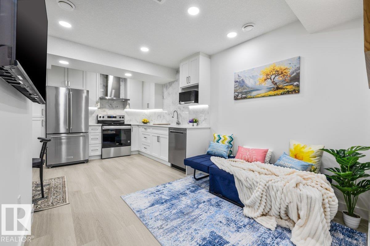 9307 221 ST NW - 43