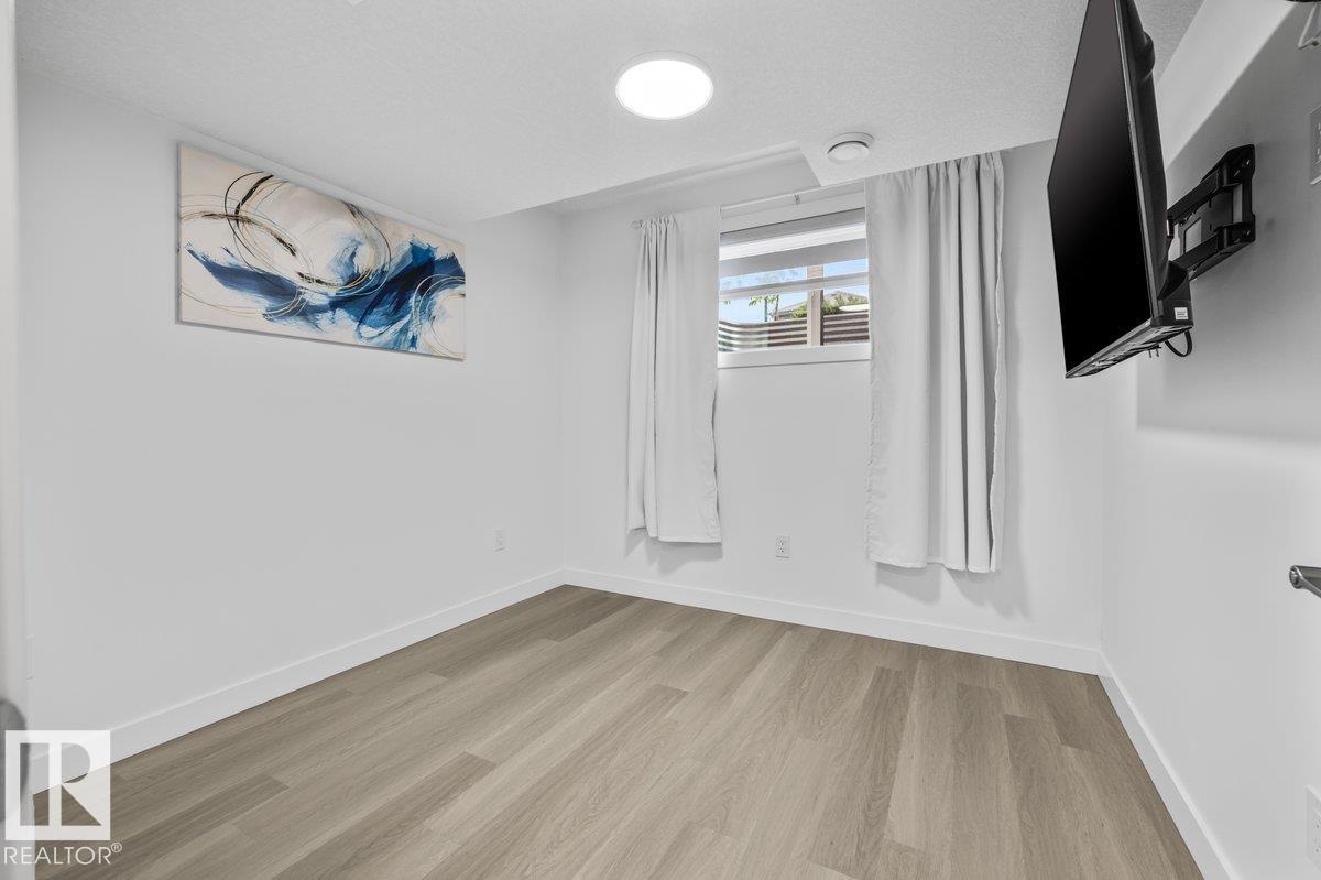 9307 221 ST NW - 45