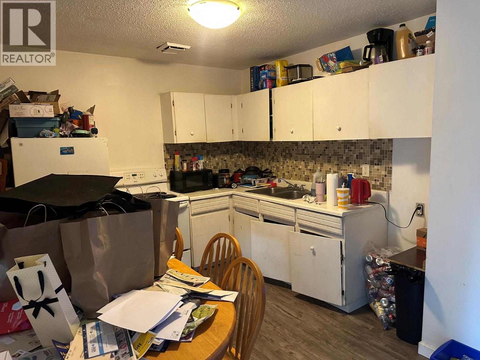 3710-3712 24 Avenue - 37