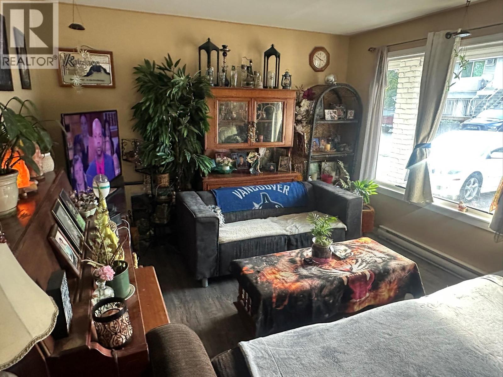 3710-3712 24 Avenue - 28