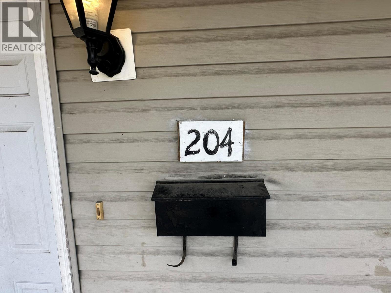 3710-3712 24 Avenue - 70