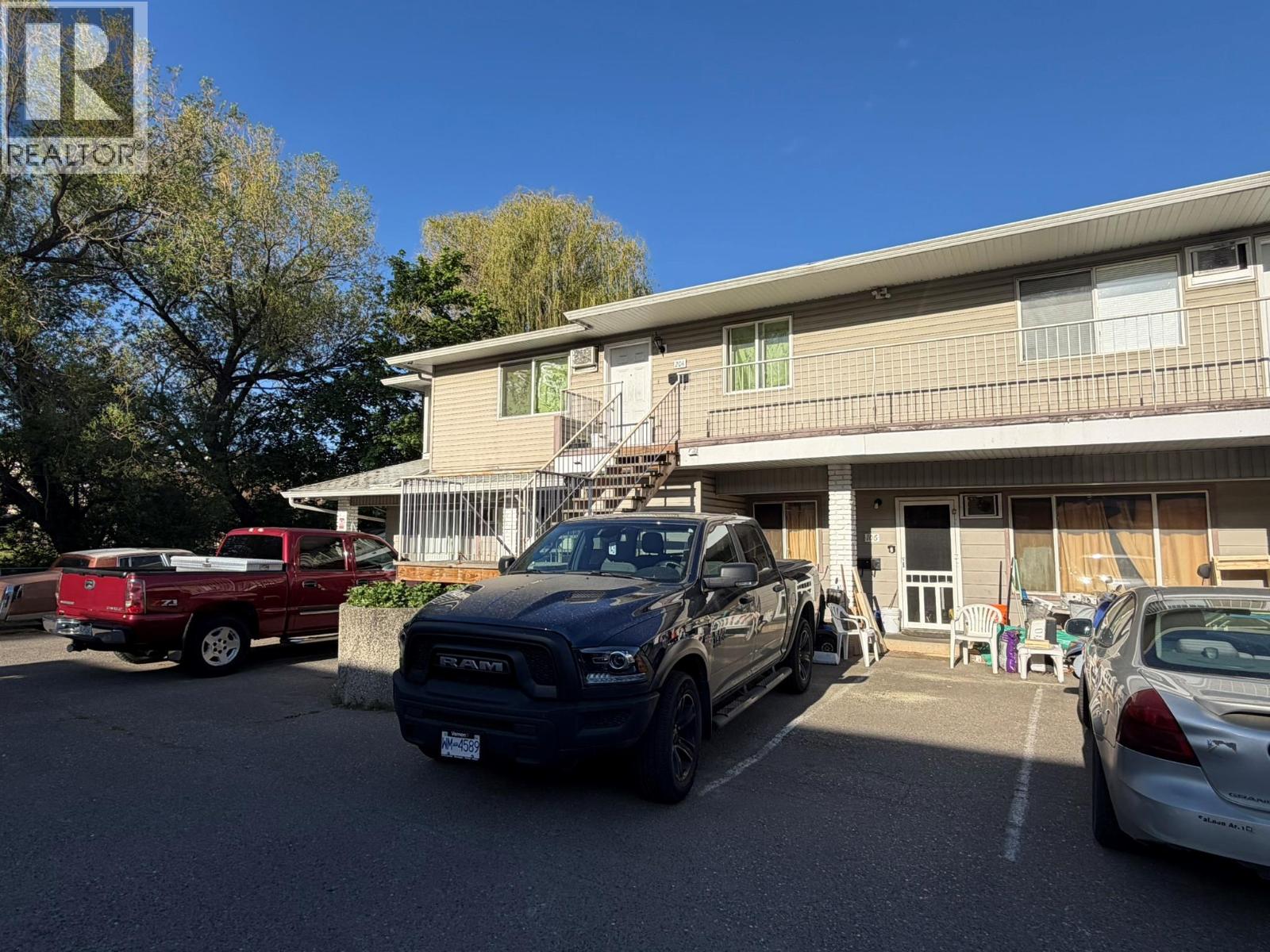 3710-3712 24 Avenue - 85