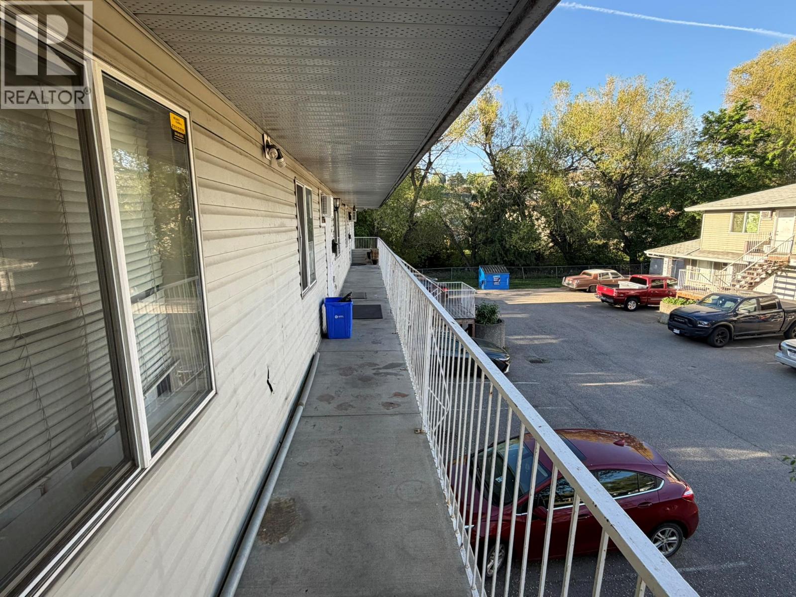 3710-3712 24 Avenue - 80