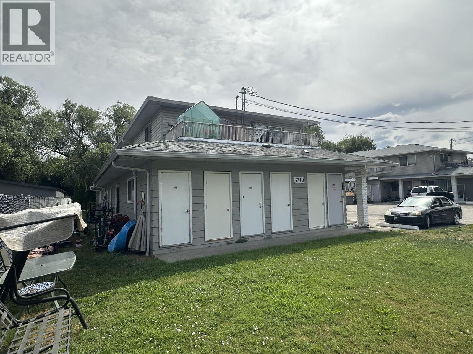 3710-3712 24 Avenue - 86